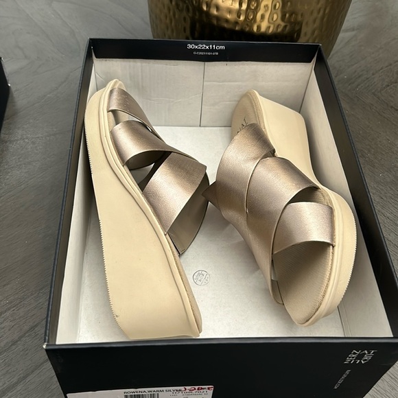 Naturalizer womens Rowena Wedge Sandal - Picture 2 of 10